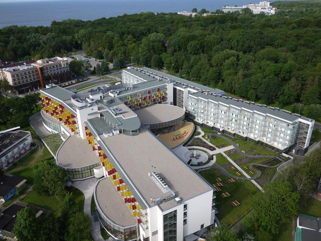 Hotel Aquarius Spa Kołobrzeg Exterior foto Aerial view of the new hospital