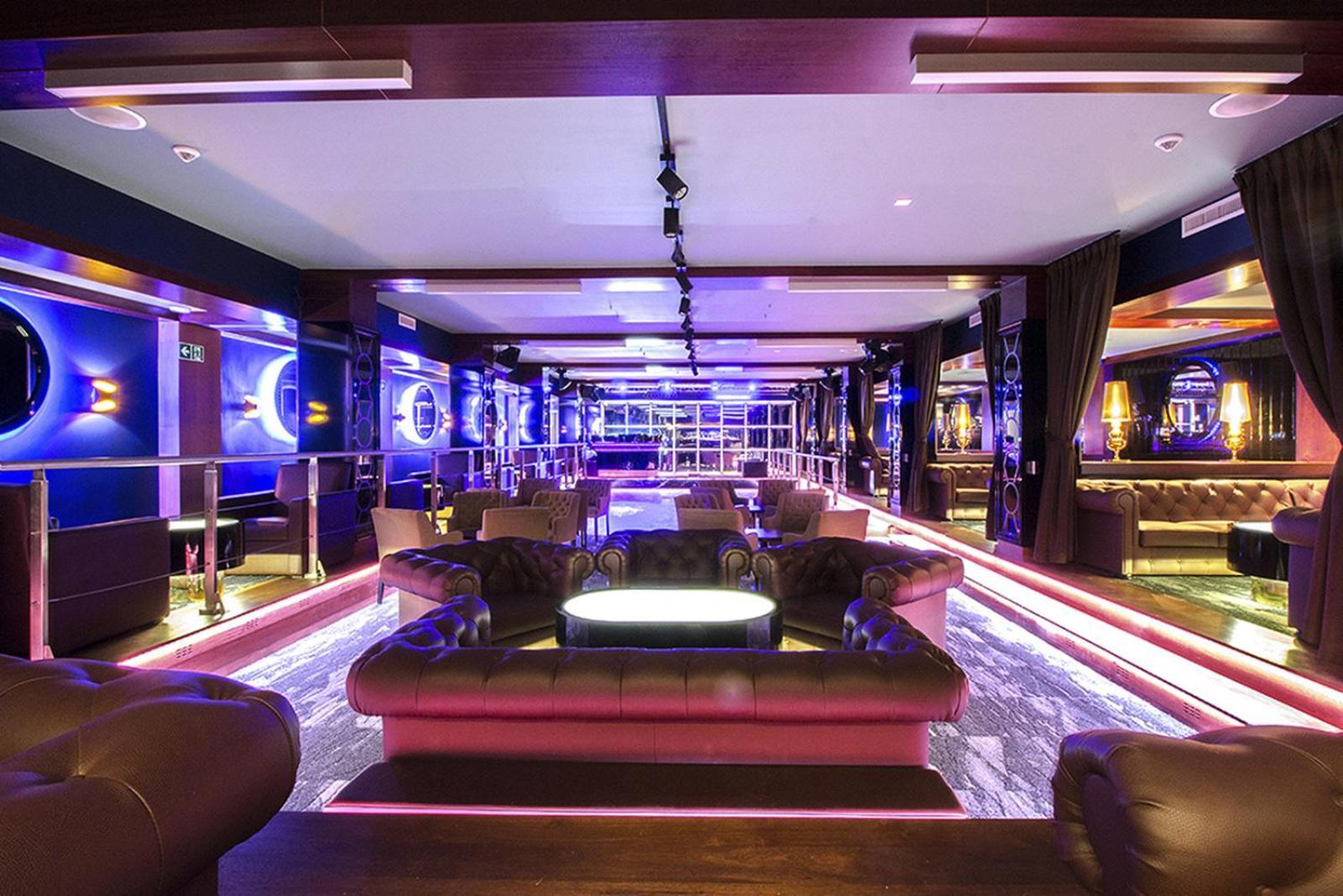 Hotel Aquarius Spa Kołobrzeg Exterior foto The interior of the nightclub