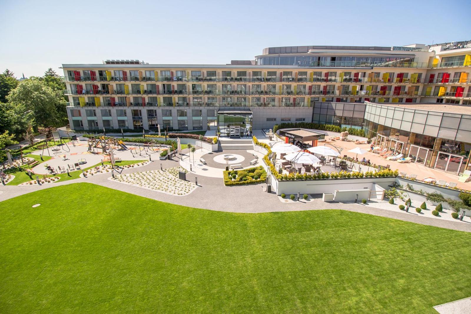 Hotel Aquarius Spa Kołobrzeg Exterior foto The Village